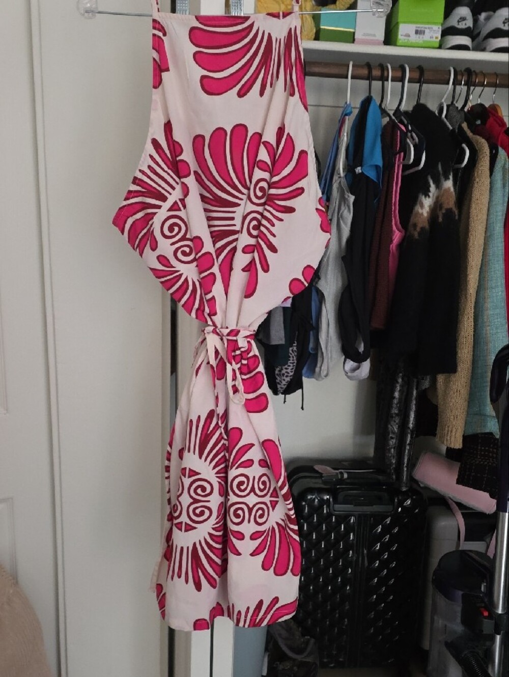 Boohoo Pink Floral Print Halter Midi Dress - Picture 2 of 10